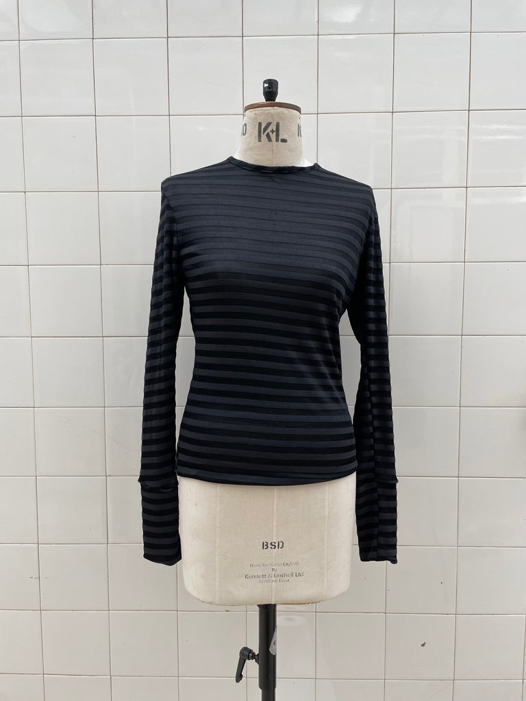 Backless top