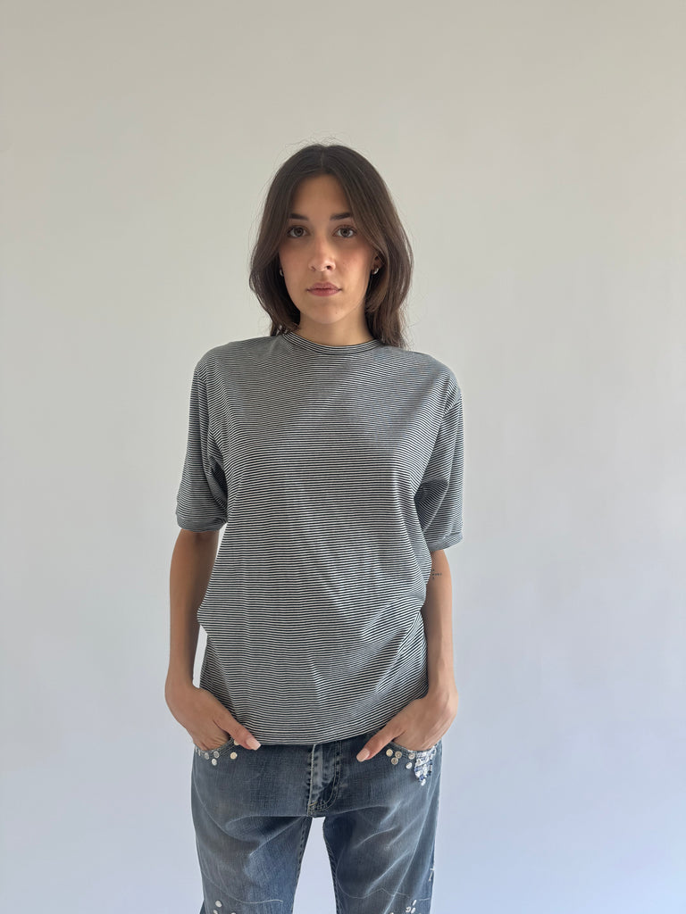 Backless T-shirt
